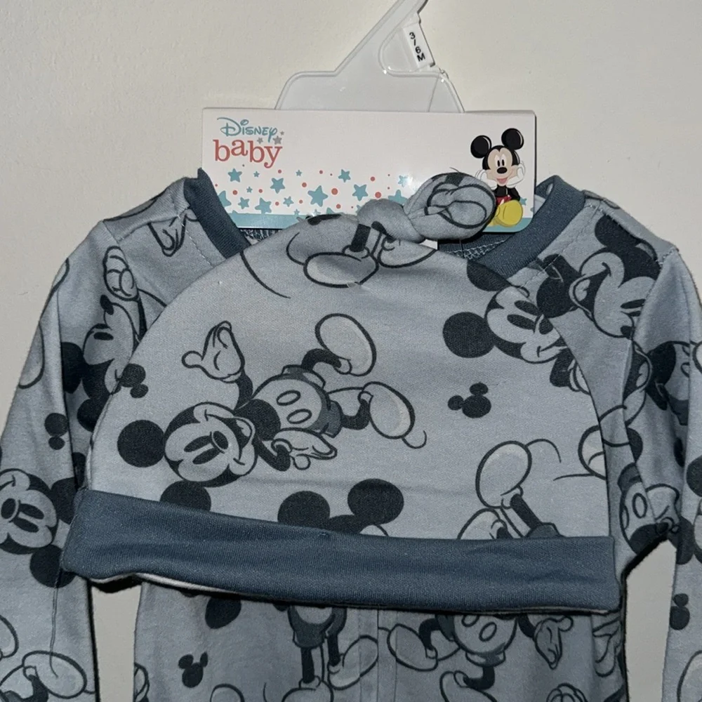 DISNEY BABY ONESIE WITH HAT SIZE 3 TO 6 MONTHS